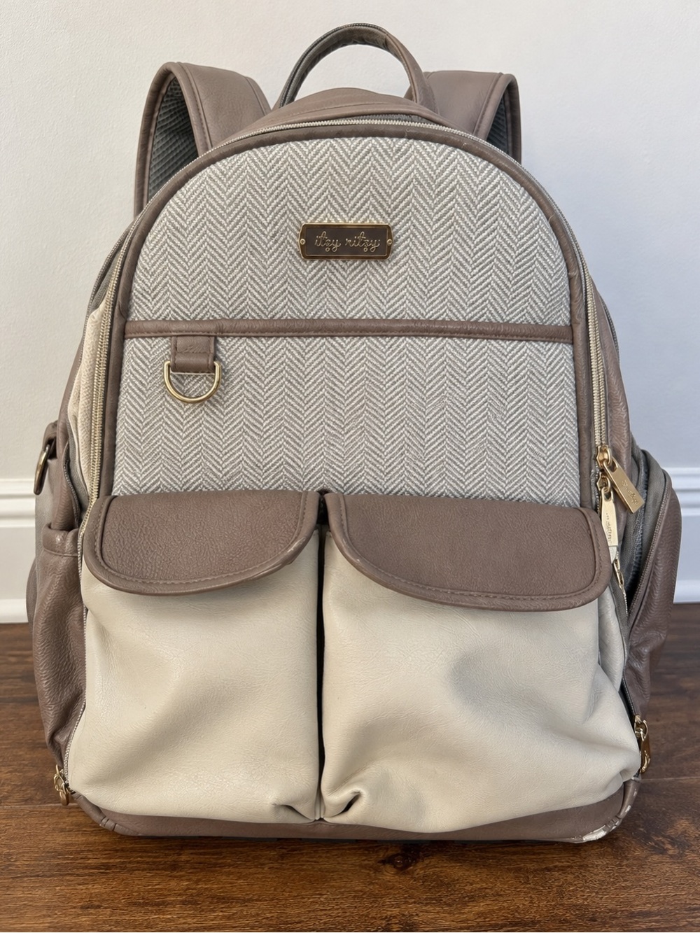 Itzy Ritzy Diaper Bag Backpack Gray Cream Herringbone Changing Bag boss bag